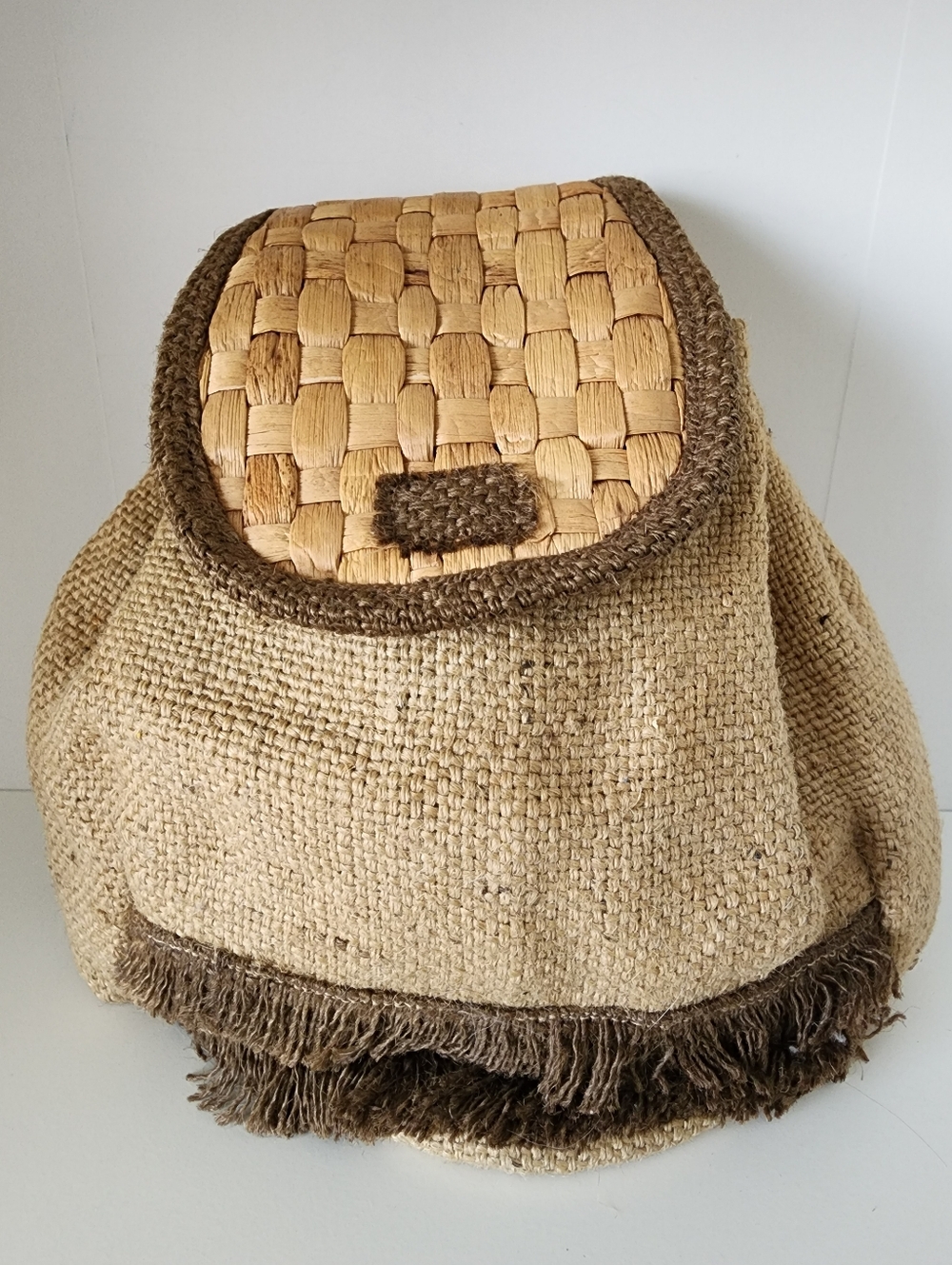 🖤3/$20 Vintage Handmade Rattan and Burlap Fringe Backpack
